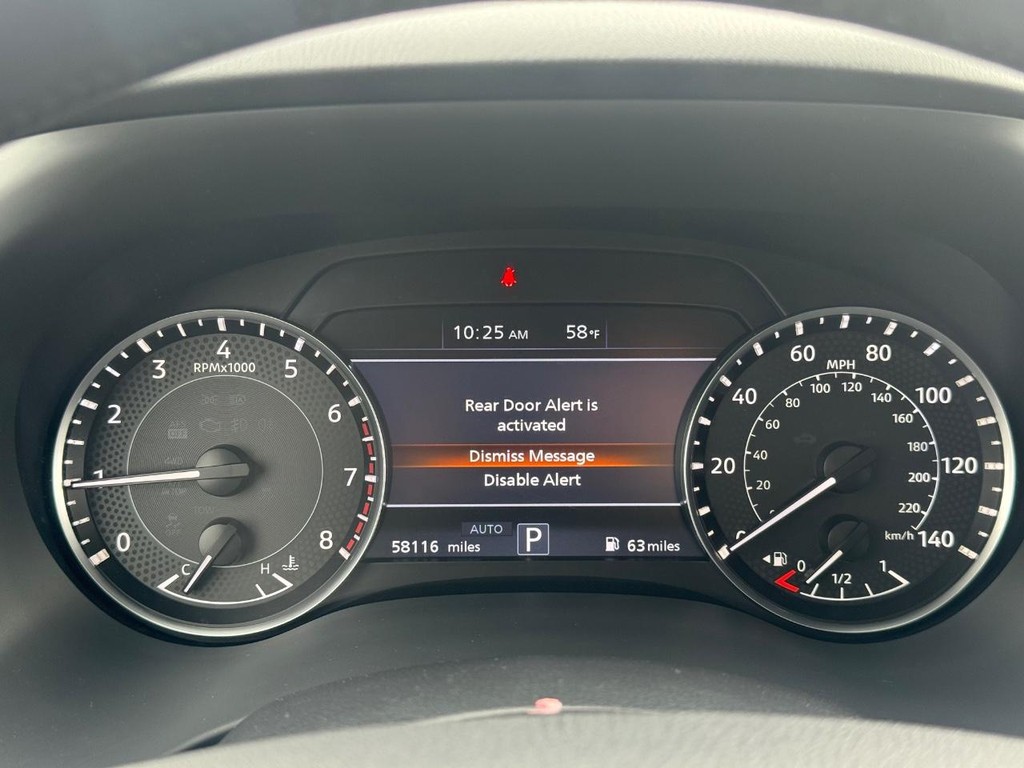 Nissan Armada Vehicle Full-screen Gallery Image 18