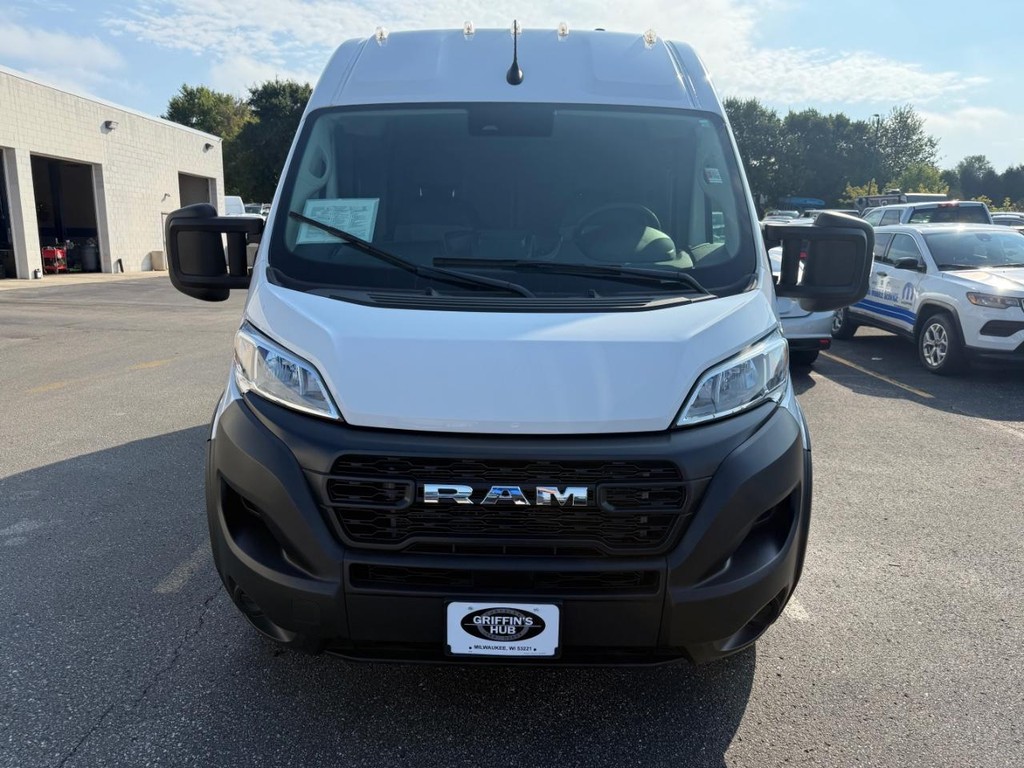 Ram ProMaster Cargo Van Vehicle Full-screen Gallery Image 02
