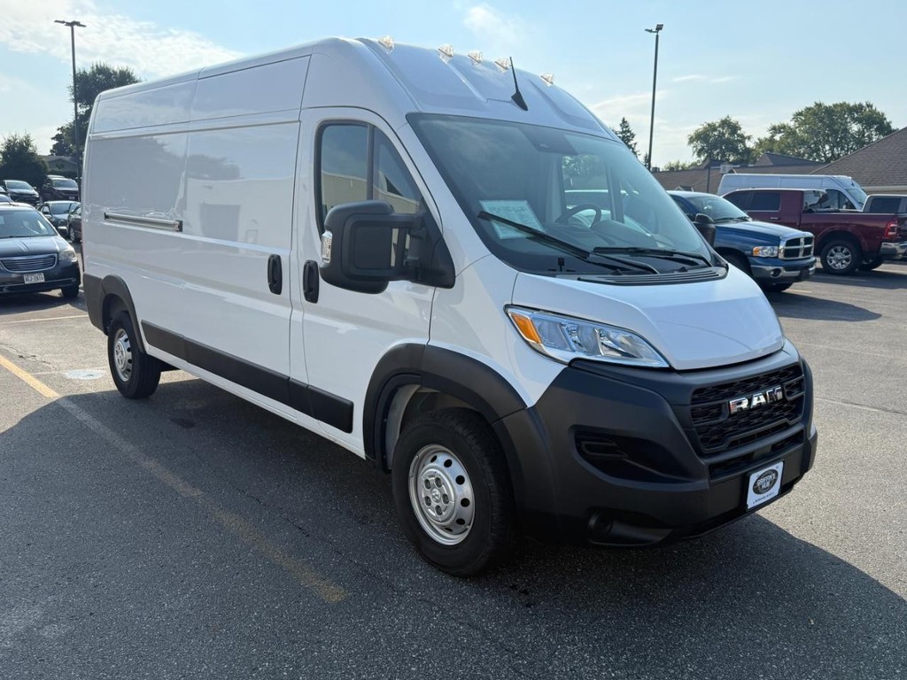 Ram ProMaster Cargo Van Vehicle Full-screen Gallery Image 03