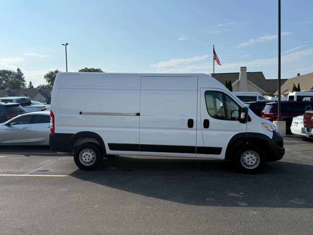 Ram ProMaster Cargo Van Vehicle Full-screen Gallery Image 04