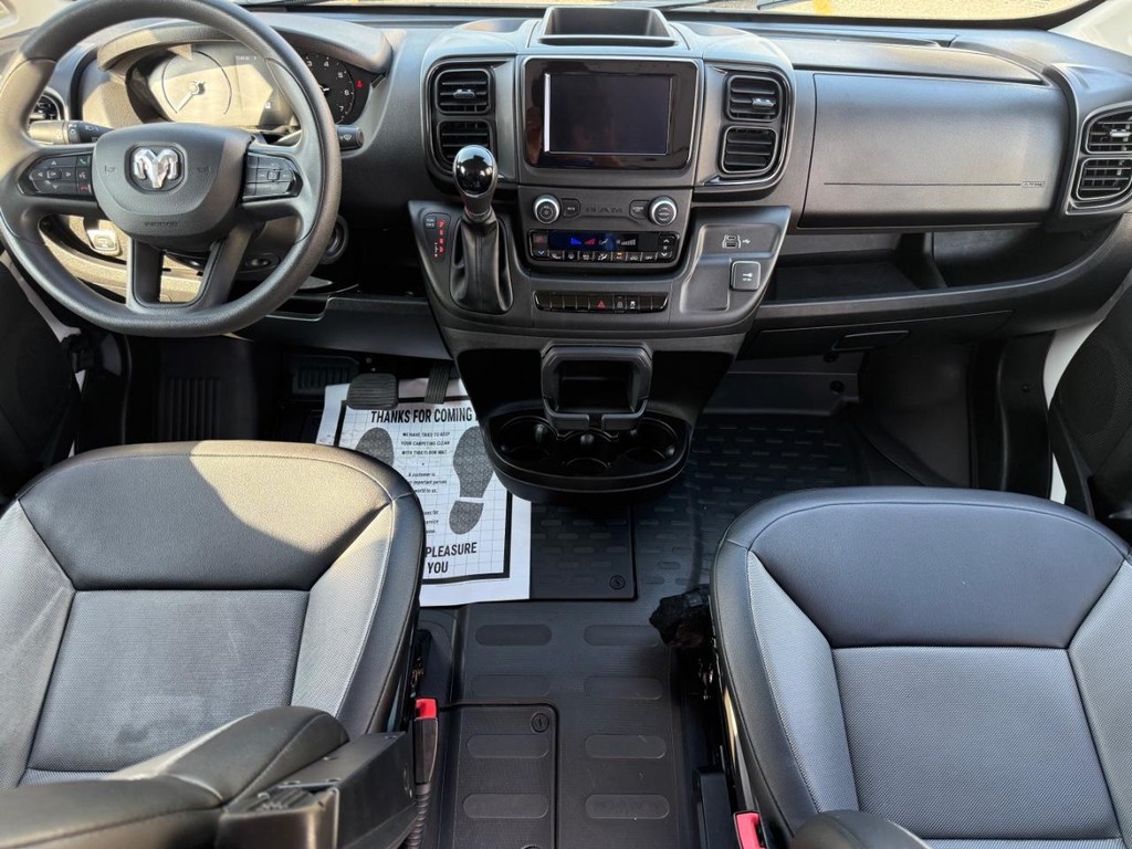 Ram ProMaster Cargo Van Vehicle Full-screen Gallery Image 09