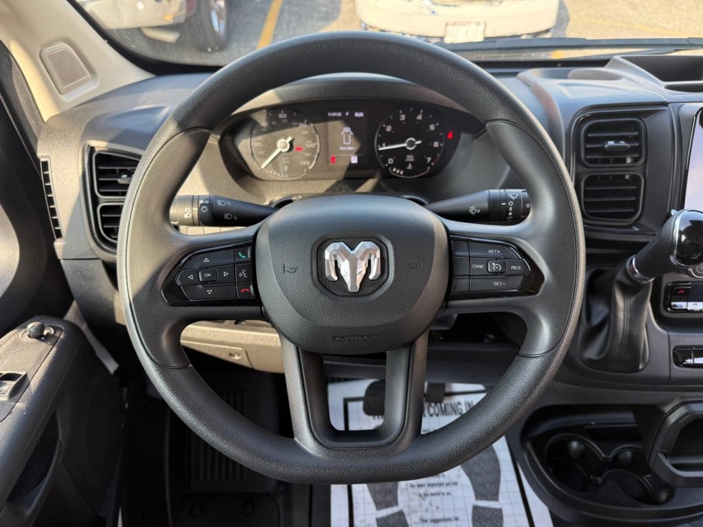 Ram ProMaster Cargo Van Vehicle Full-screen Gallery Image 10