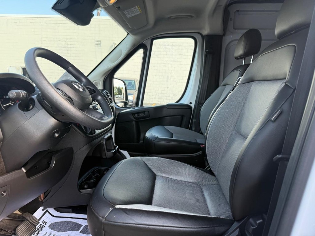 Ram ProMaster Cargo Van Vehicle Full-screen Gallery Image 13