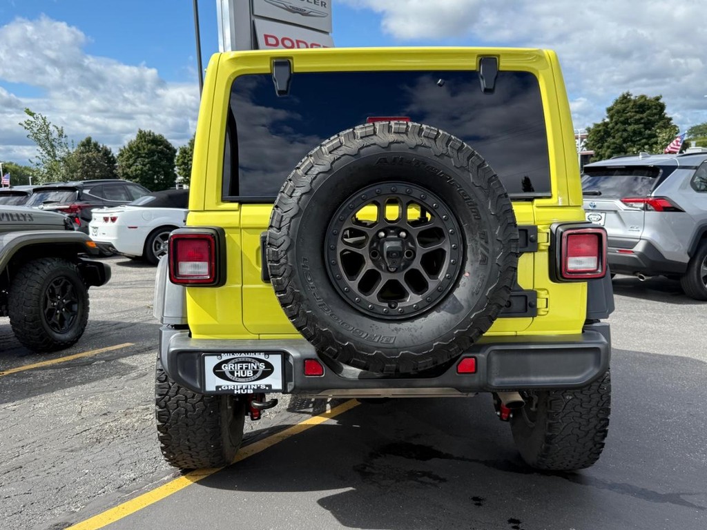 Jeep Wrangler Vehicle Full-screen Gallery Image 03