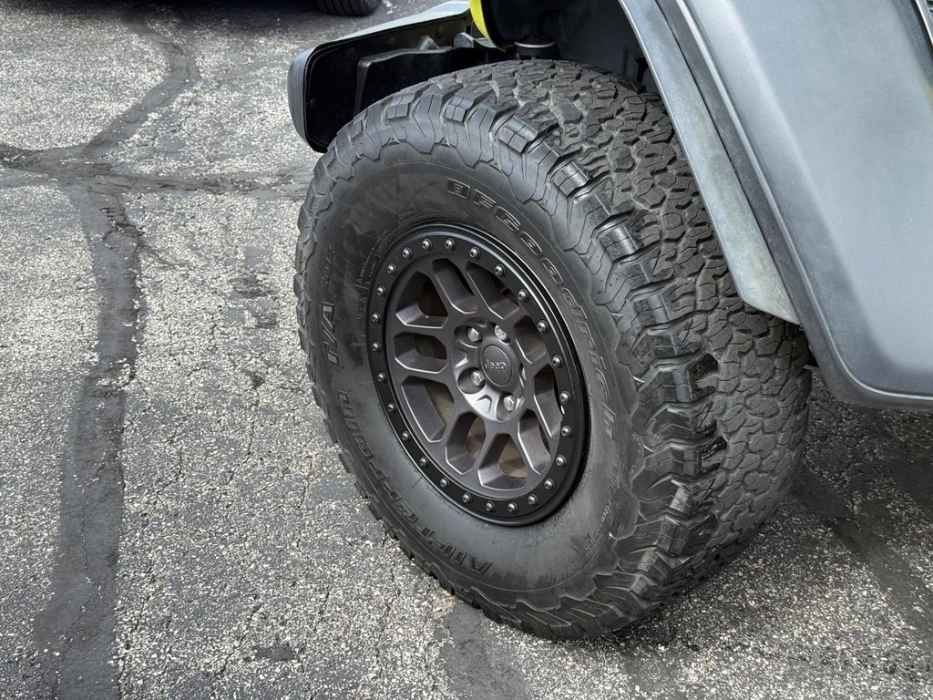 Jeep Wrangler Vehicle Full-screen Gallery Image 11