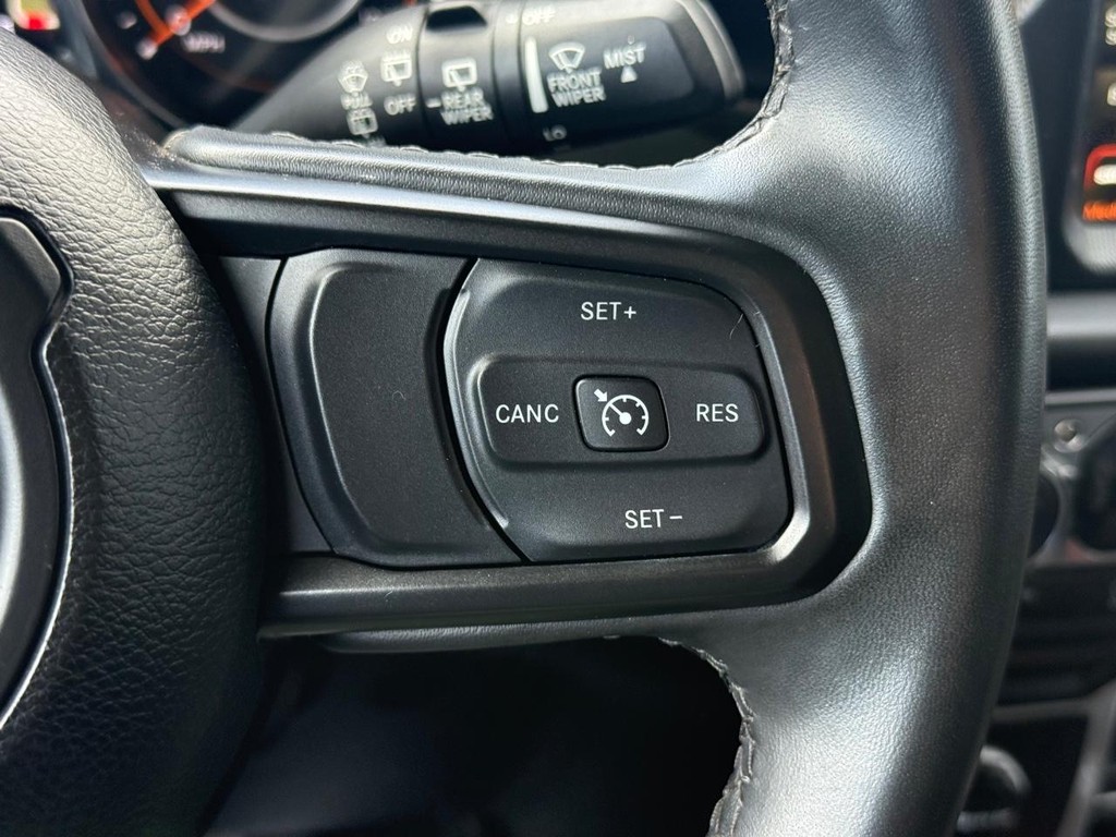 Jeep Wrangler Vehicle Full-screen Gallery Image 14