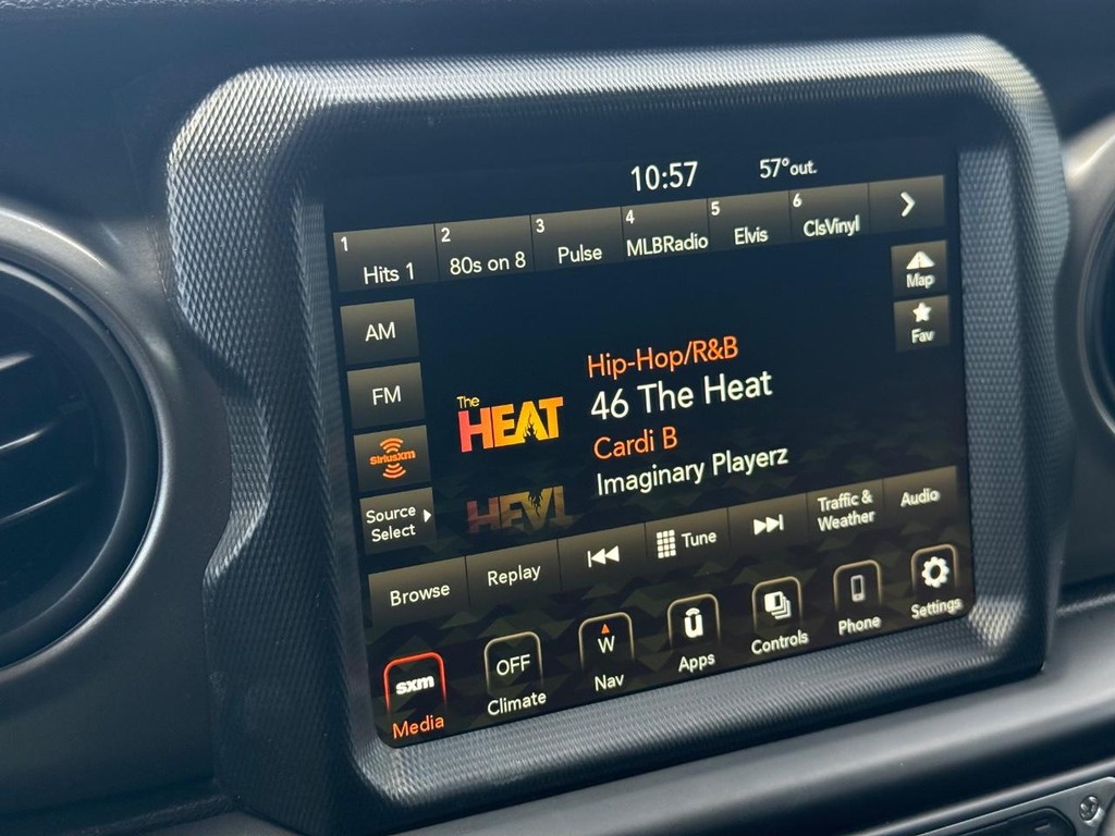 Jeep Wrangler Vehicle Full-screen Gallery Image 16