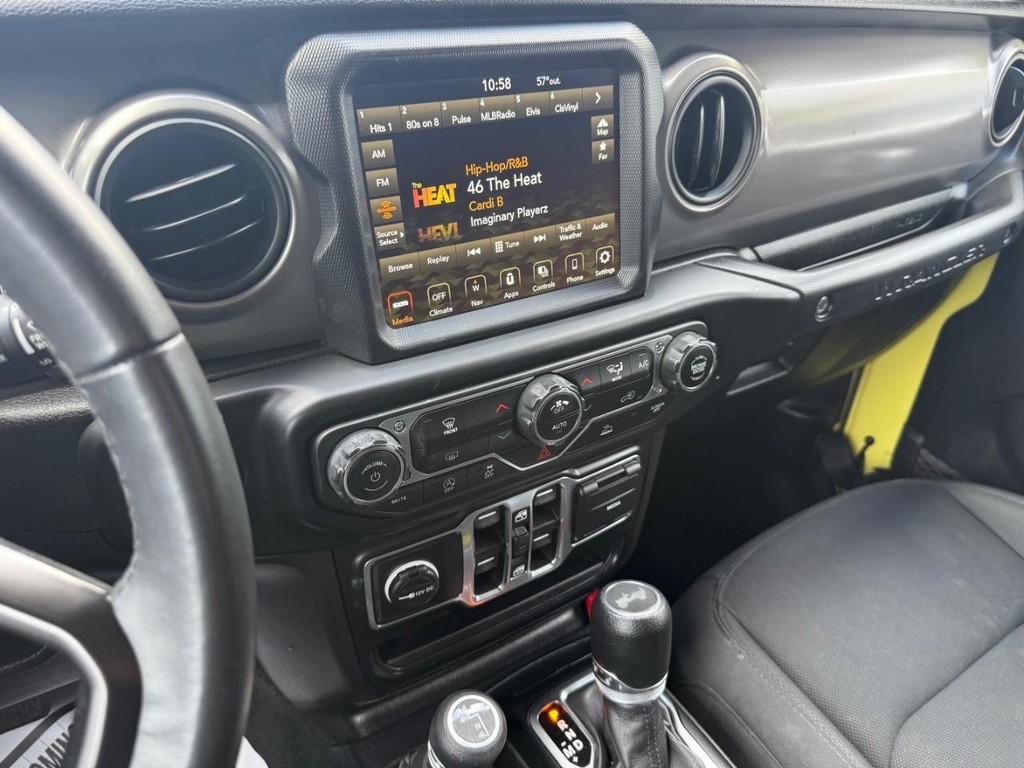 Jeep Wrangler Vehicle Full-screen Gallery Image 18