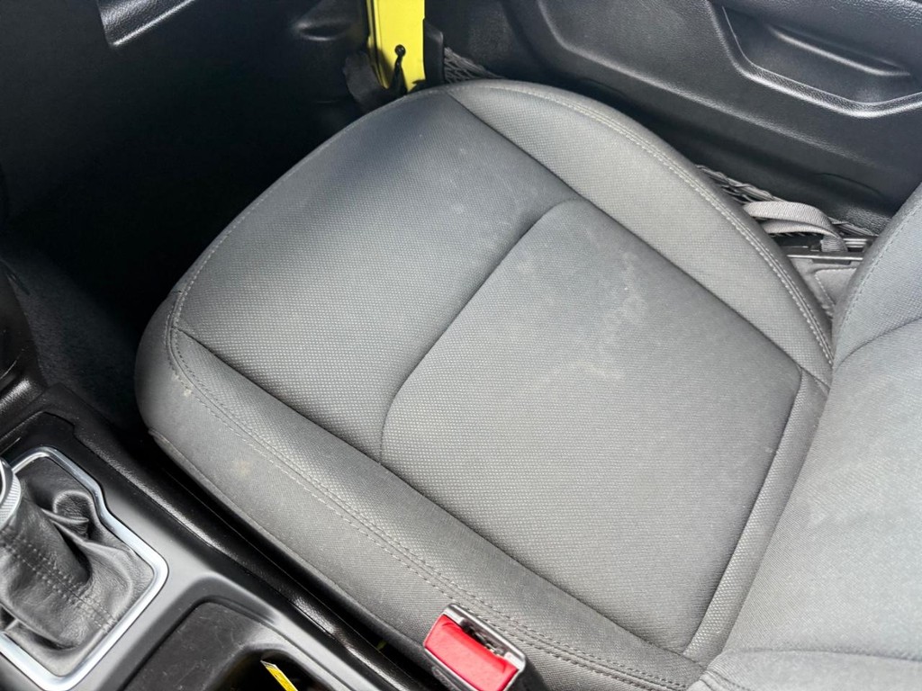 Jeep Wrangler Vehicle Full-screen Gallery Image 19