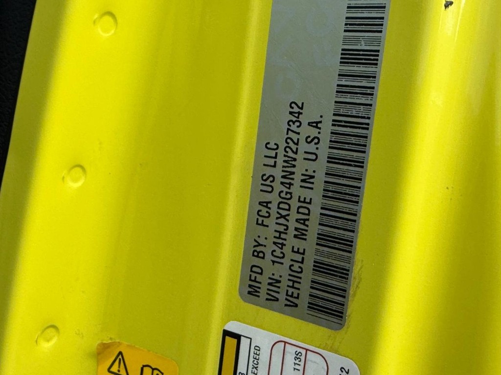 Jeep Wrangler Vehicle Full-screen Gallery Image 24