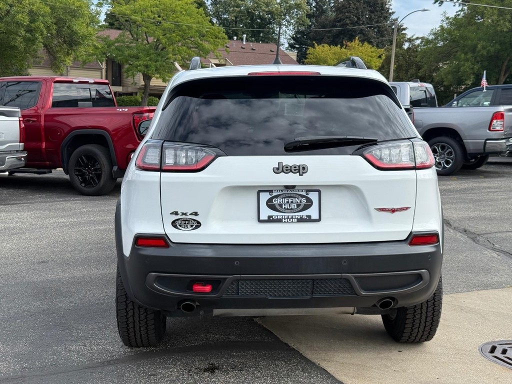 Jeep Cherokee Vehicle Full-screen Gallery Image 04
