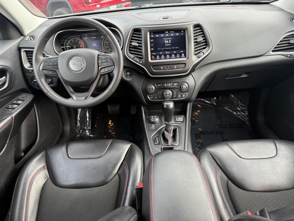 Jeep Cherokee Vehicle Full-screen Gallery Image 09