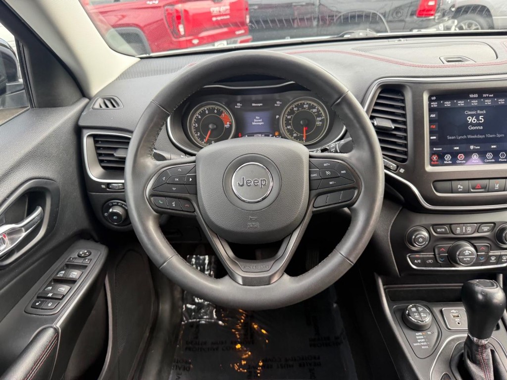 Jeep Cherokee Vehicle Full-screen Gallery Image 10