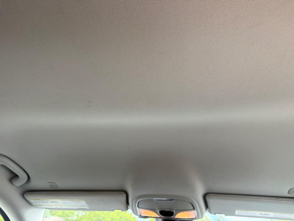 Jeep Cherokee Vehicle Full-screen Gallery Image 11