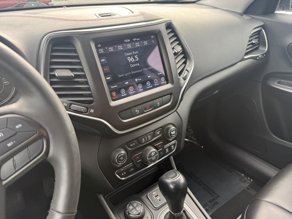 Jeep Cherokee Vehicle Full-screen Gallery Image 20