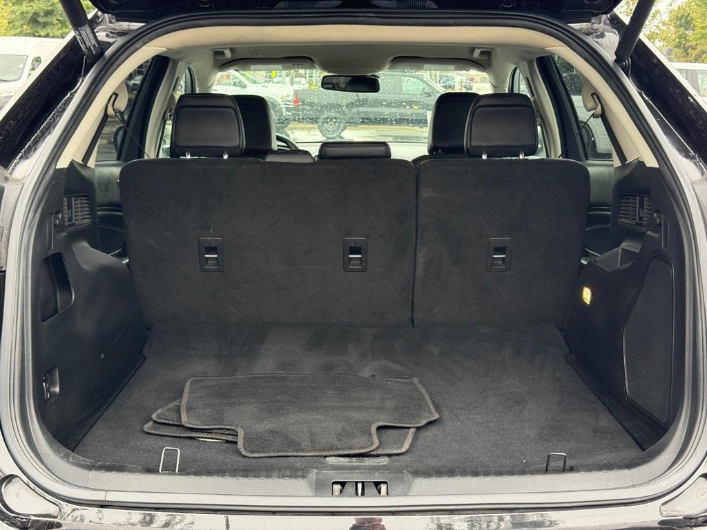 Ford Edge Vehicle Full-screen Gallery Image 07