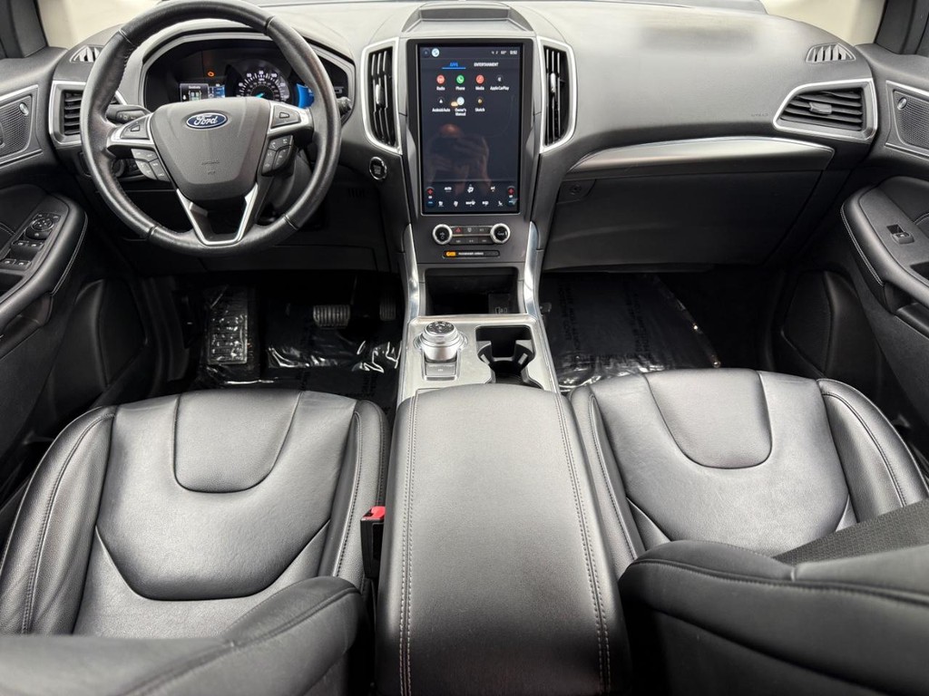 Ford Edge Vehicle Full-screen Gallery Image 12