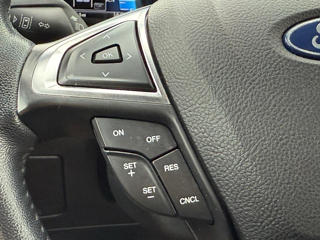 Ford Edge Vehicle Full-screen Gallery Image 14