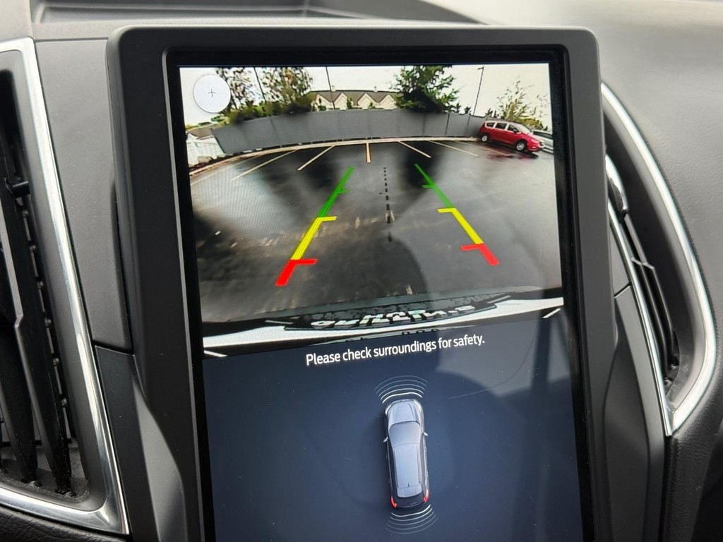 Ford Edge Vehicle Full-screen Gallery Image 18