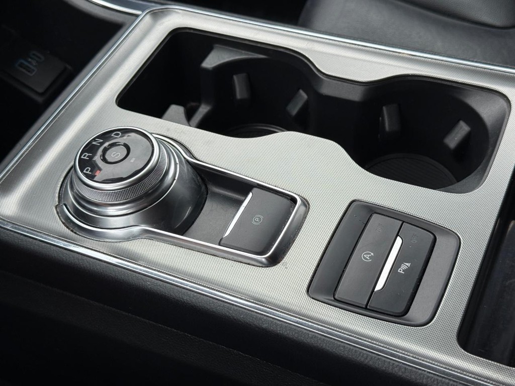 Ford Edge Vehicle Full-screen Gallery Image 20