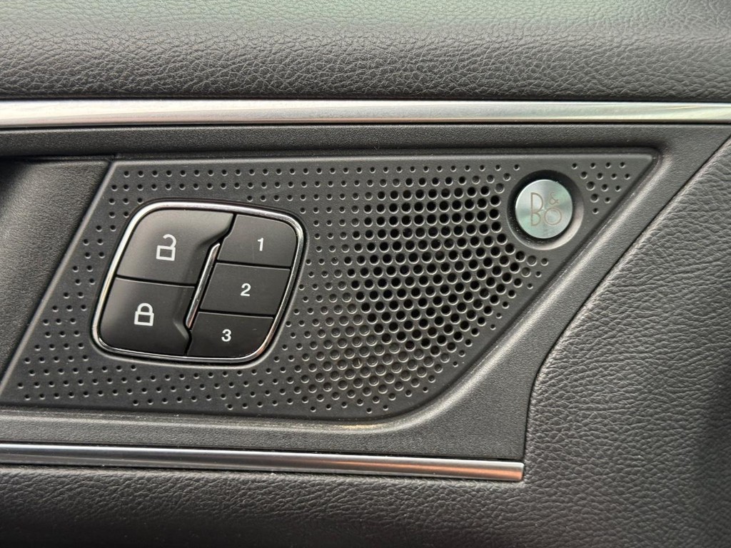 Ford Edge Vehicle Full-screen Gallery Image 24