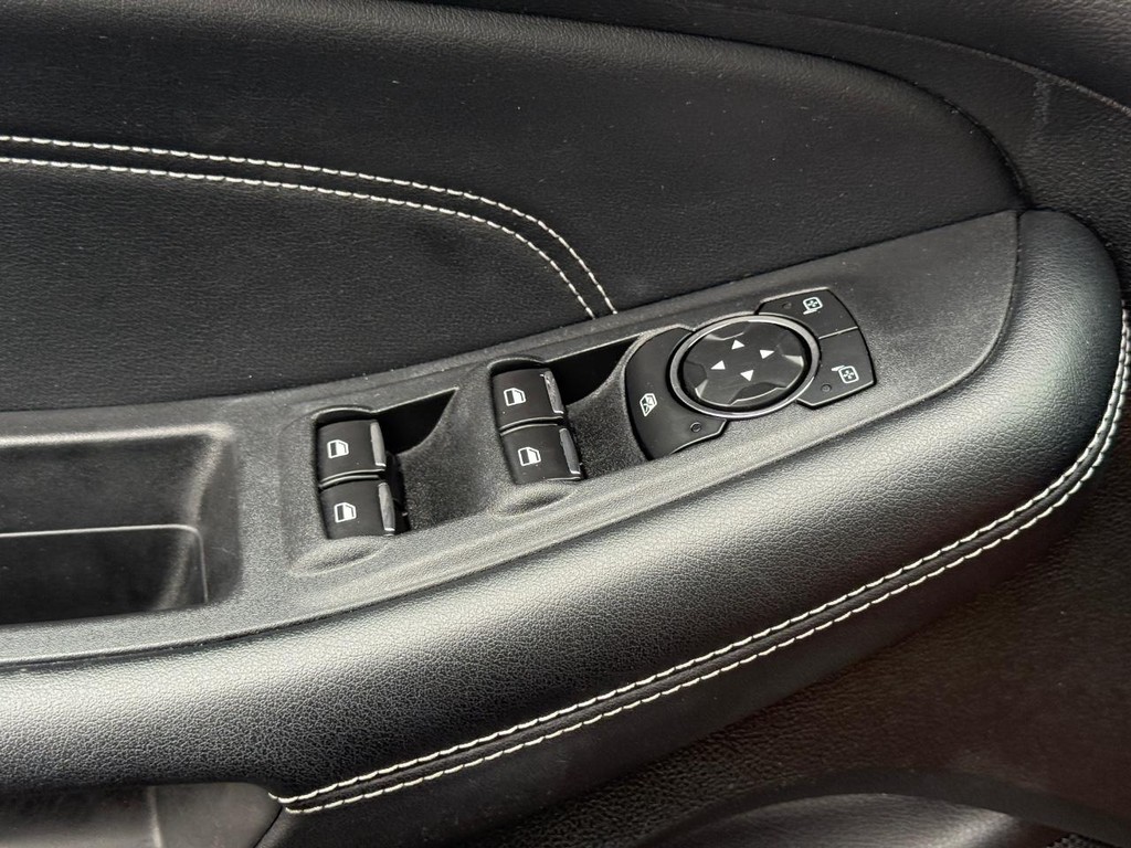 Ford Edge Vehicle Full-screen Gallery Image 25