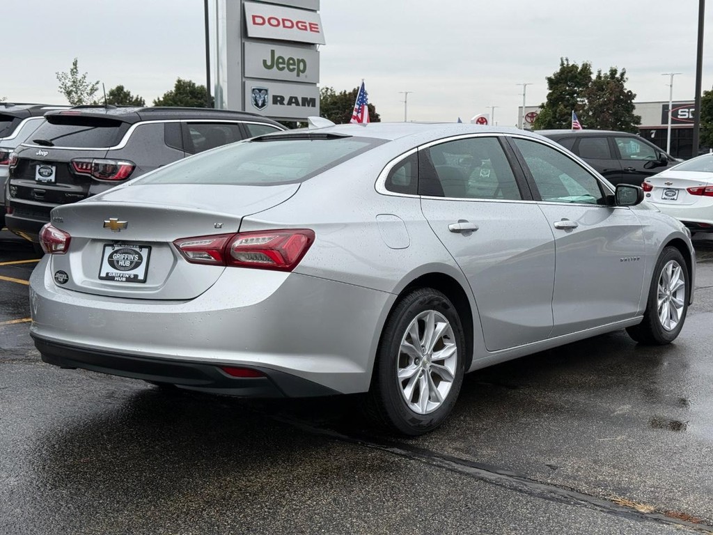 Chevrolet Malibu Vehicle Full-screen Gallery Image 04