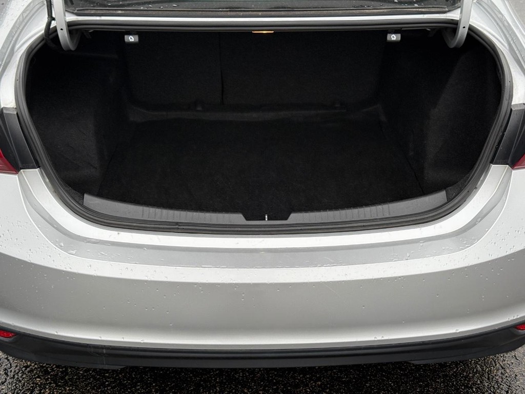 Chevrolet Malibu Vehicle Full-screen Gallery Image 07