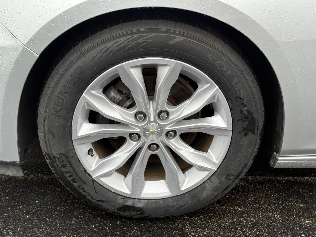 Chevrolet Malibu Vehicle Full-screen Gallery Image 08