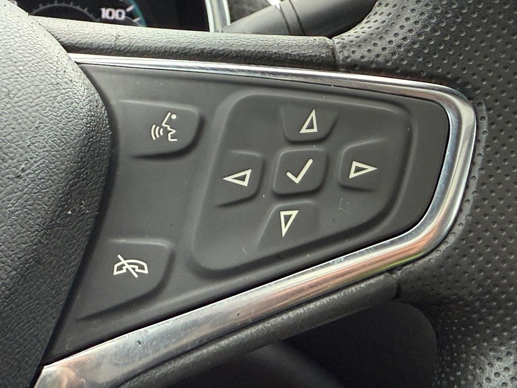 Chevrolet Malibu Vehicle Full-screen Gallery Image 16