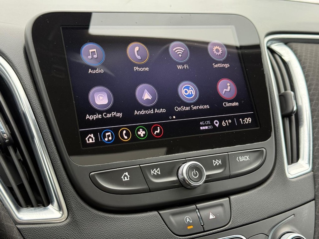 Chevrolet Malibu Vehicle Full-screen Gallery Image 18