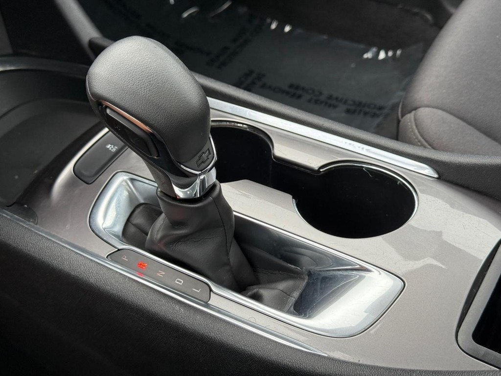 Chevrolet Malibu Vehicle Full-screen Gallery Image 21