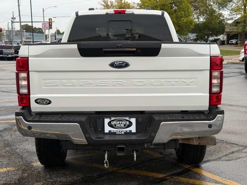 Ford Super Duty F-250 SRW Vehicle Full-screen Gallery Image 05