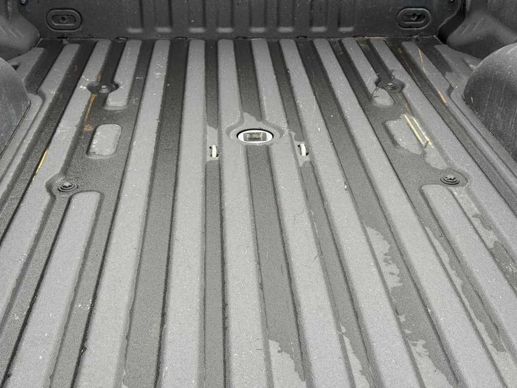 Ford Super Duty F-250 SRW Vehicle Full-screen Gallery Image 08