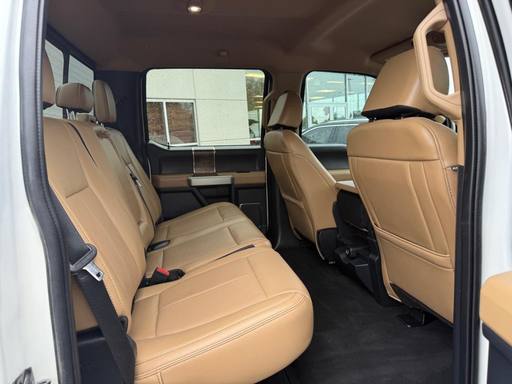 Ford Super Duty F-250 SRW Vehicle Full-screen Gallery Image 13