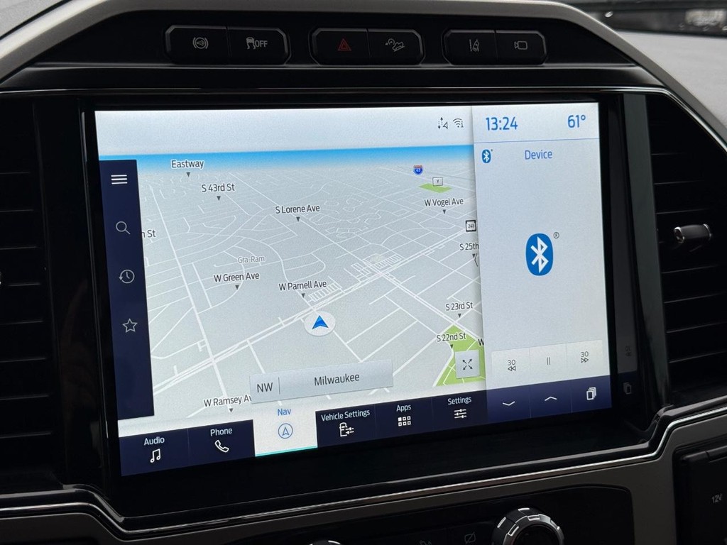 Ford Super Duty F-250 SRW Vehicle Full-screen Gallery Image 19