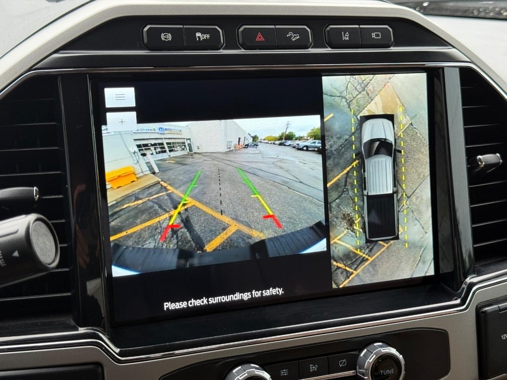 Ford Super Duty F-250 SRW Vehicle Full-screen Gallery Image 20