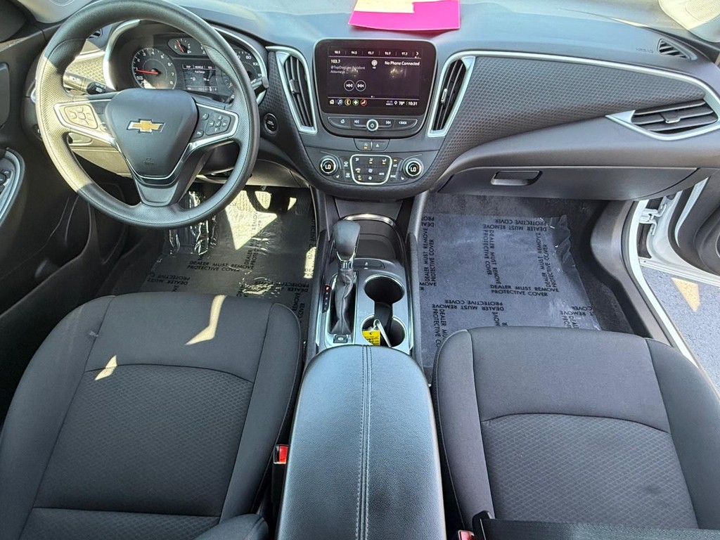 Chevrolet Malibu Vehicle Full-screen Gallery Image 09