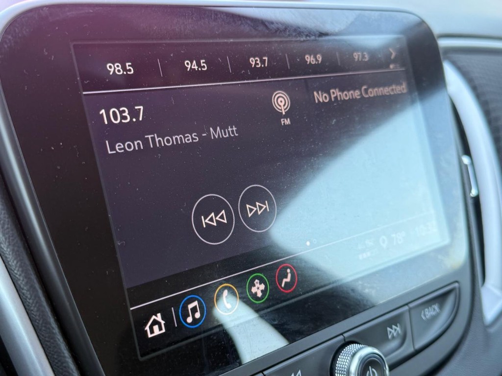 Chevrolet Malibu Vehicle Full-screen Gallery Image 18