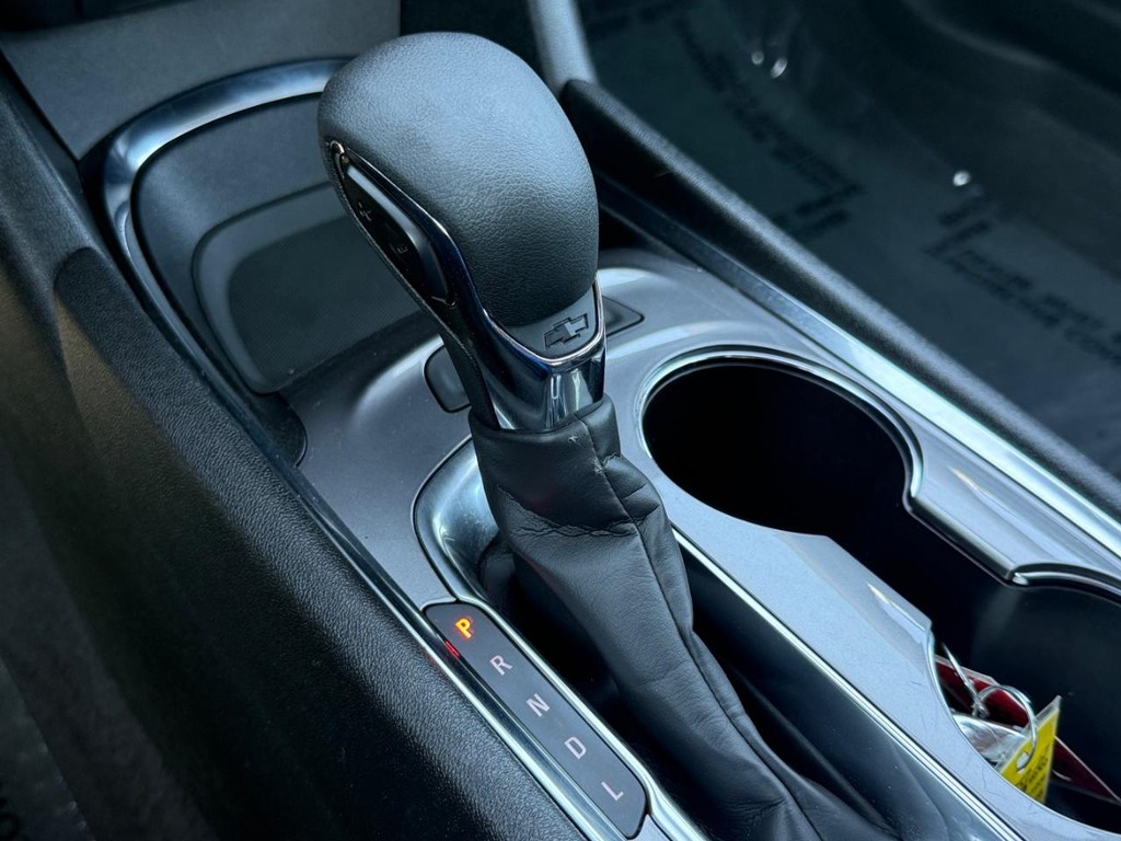 Chevrolet Malibu Vehicle Full-screen Gallery Image 20