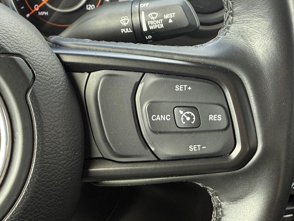 Jeep Gladiator Vehicle Full-screen Gallery Image 16