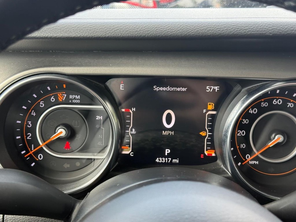 Jeep Gladiator Vehicle Full-screen Gallery Image 17