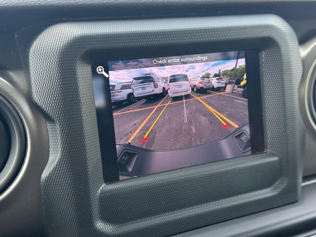 Jeep Gladiator Vehicle Full-screen Gallery Image 19