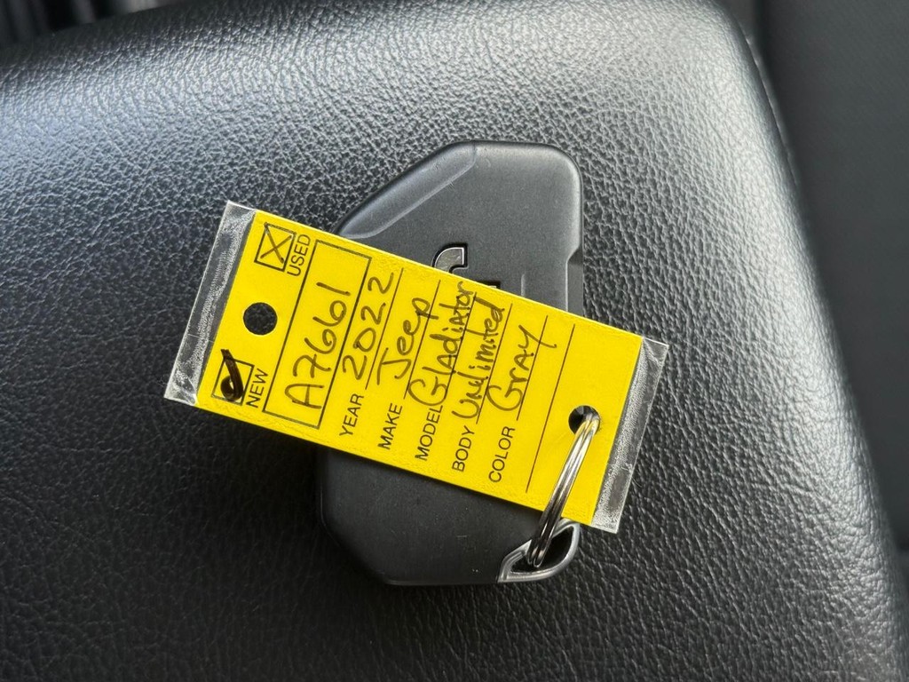 Jeep Gladiator Vehicle Full-screen Gallery Image 23