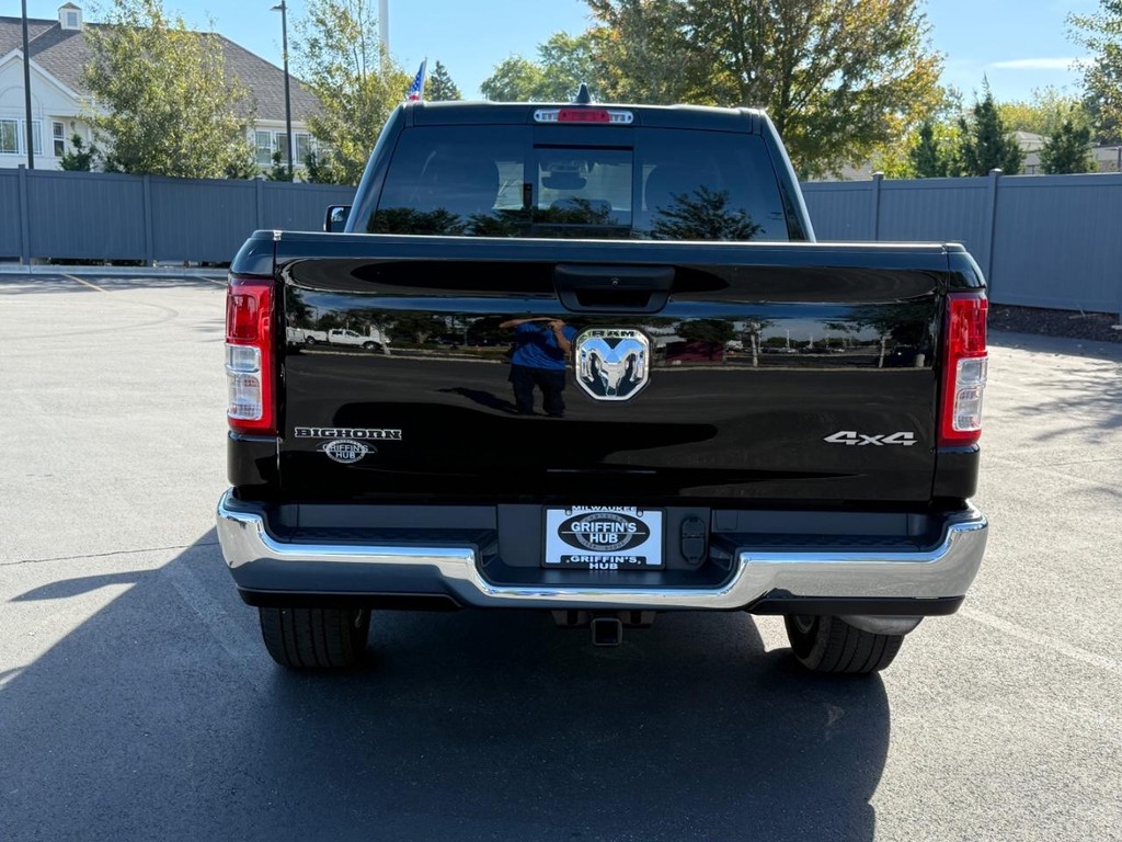 Ram 1500 Vehicle Full-screen Gallery Image 05