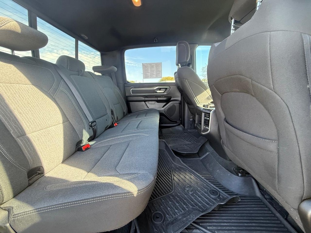 Ram 1500 Vehicle Full-screen Gallery Image 07