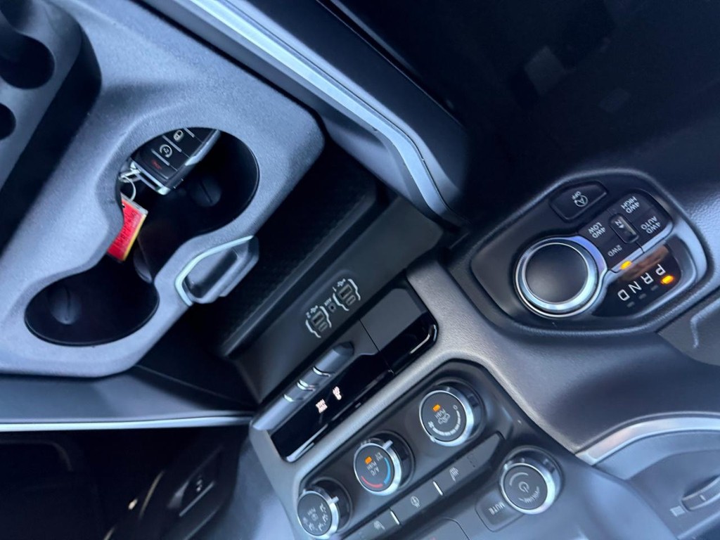 Ram 1500 Vehicle Full-screen Gallery Image 16