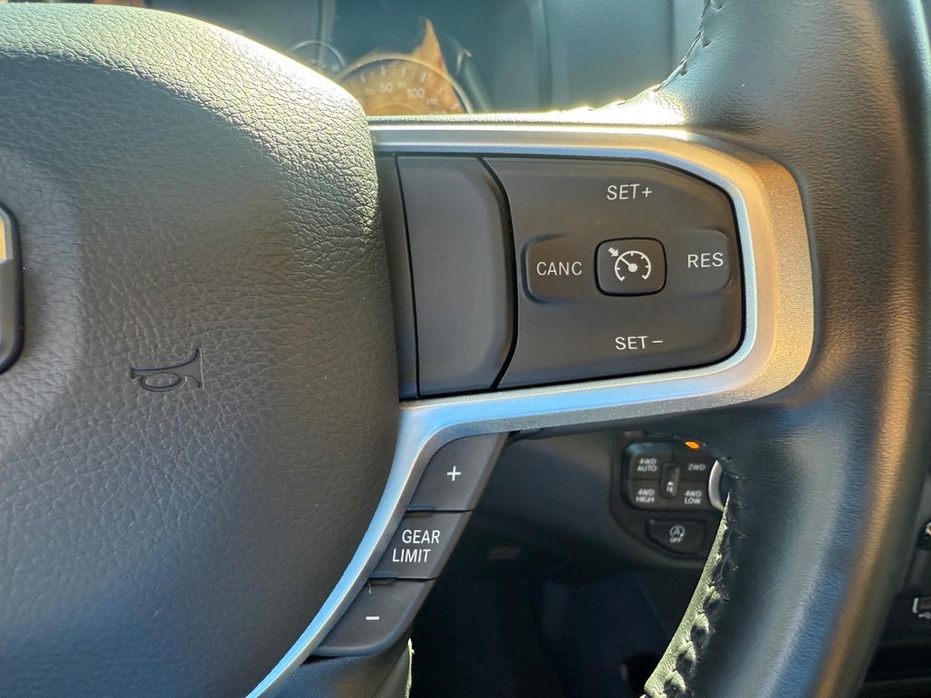 Ram 1500 Vehicle Full-screen Gallery Image 17