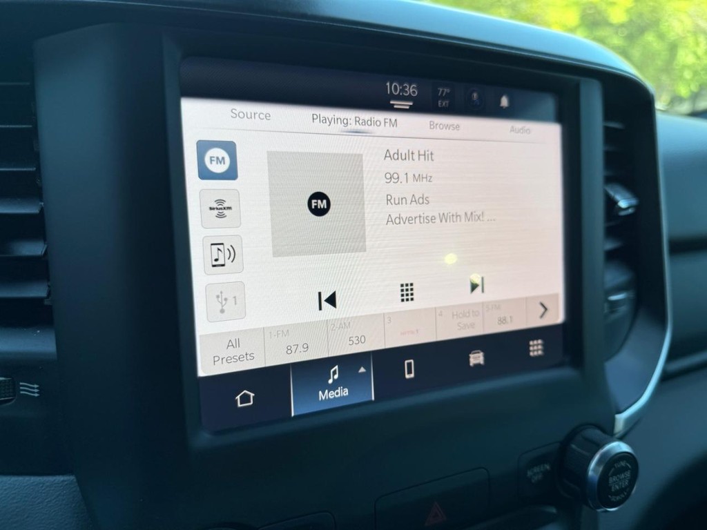 Ram 1500 Vehicle Full-screen Gallery Image 21