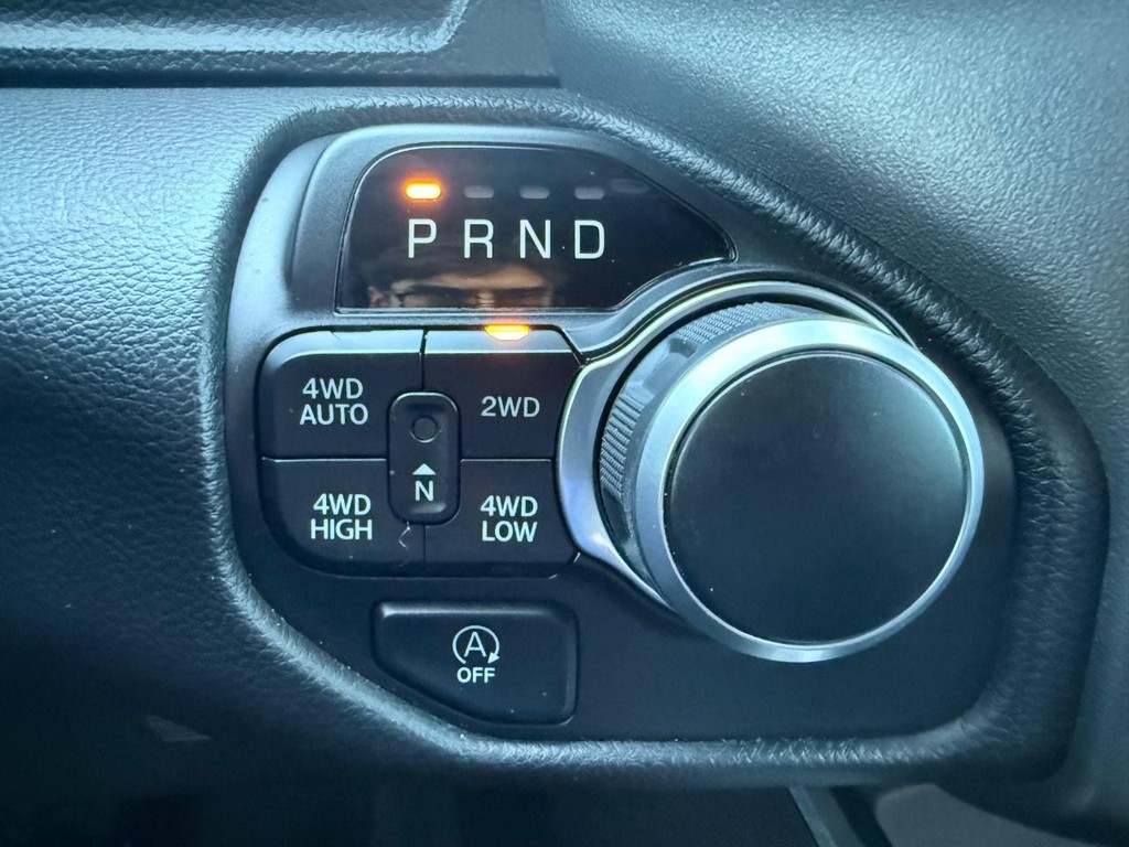 Ram 1500 Vehicle Full-screen Gallery Image 24